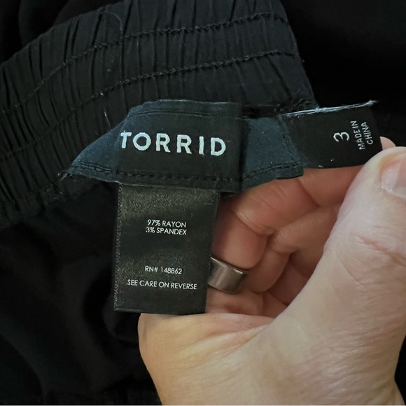 Torrid Relaxed Fit Jogger High-Rise Cargo Pocket Black Pant size 3 - Picture 7 of 8